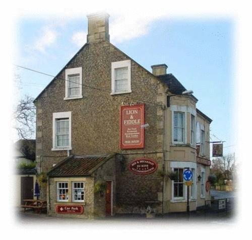 Lion And Fiddle Hotel Trowbridge Exterior photo